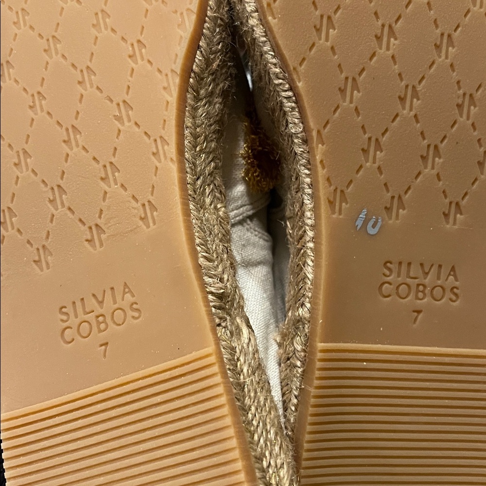 NWOB Silvia Cobos Espadrille Slip On Flower Detail Women's Shoes - Picture 4 of 13